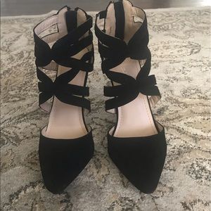 Black suede heels nwob